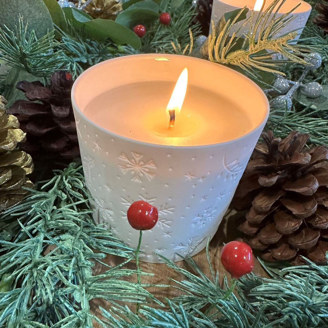 Elegant Cinnamon Spice and Berries Christmas Candle | Elume