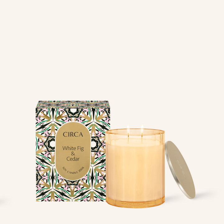 White Fig & Cedar Christmas Candle | Circa